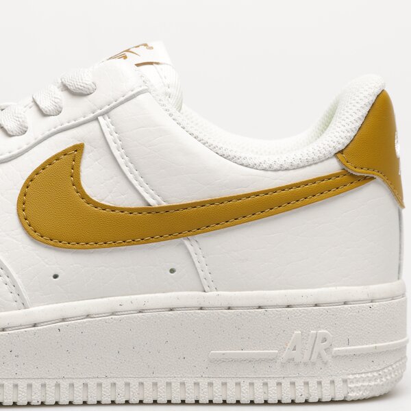 Дамски маратонки NIKE W AIR FORCE 1 '07 NEXT NATURE dv3808-101 цвят бял