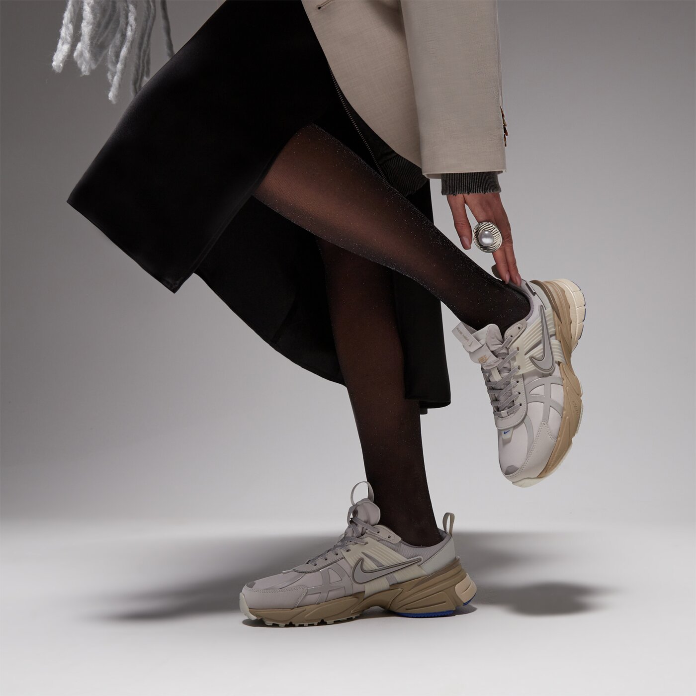 Дамски маратонки NIKE V2K RUN GTX fz2622-002 цвят бежов