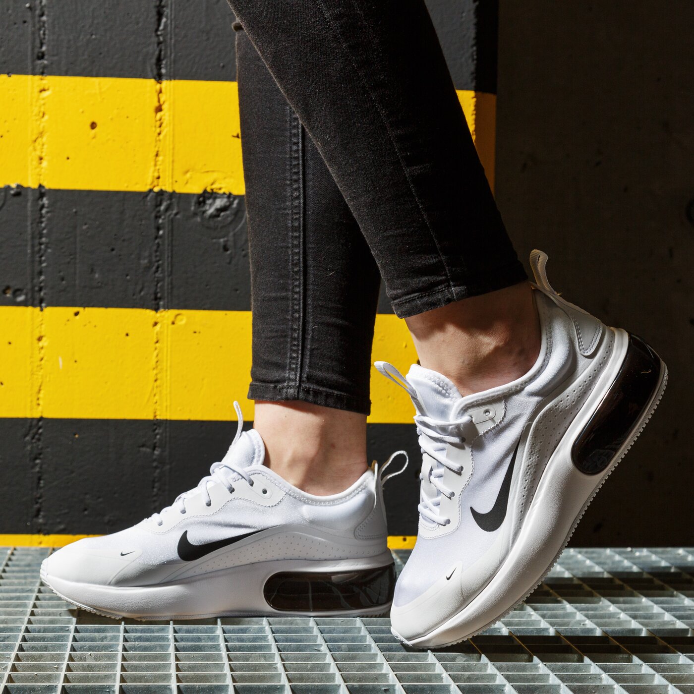 Дамски маратонки NIKE AIR MAX DIA ci3898-100 цвят бял