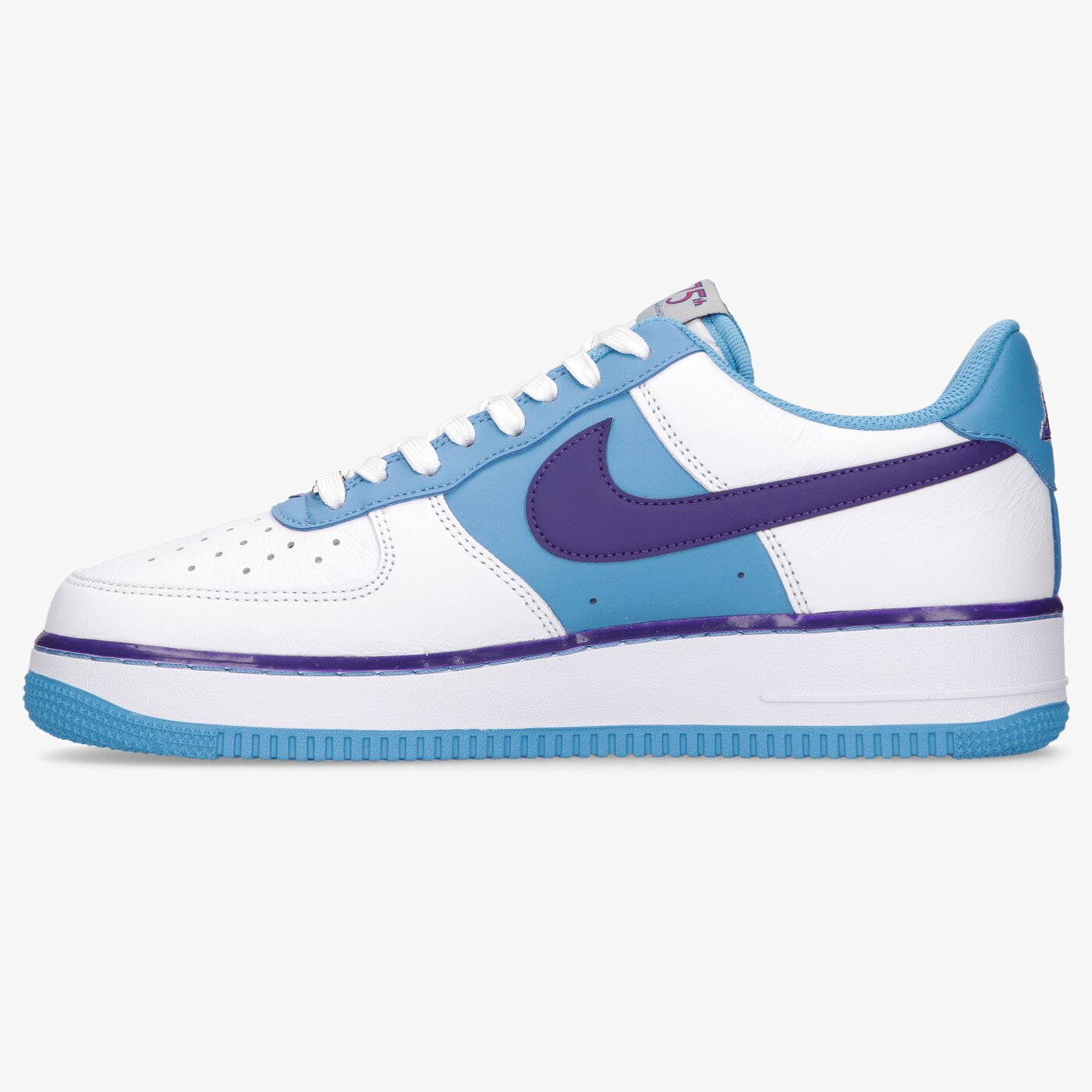 Мъжки маратонки NIKE AIR FORCE 1 '07 LV8 EMB dc8874-101 цвят бял