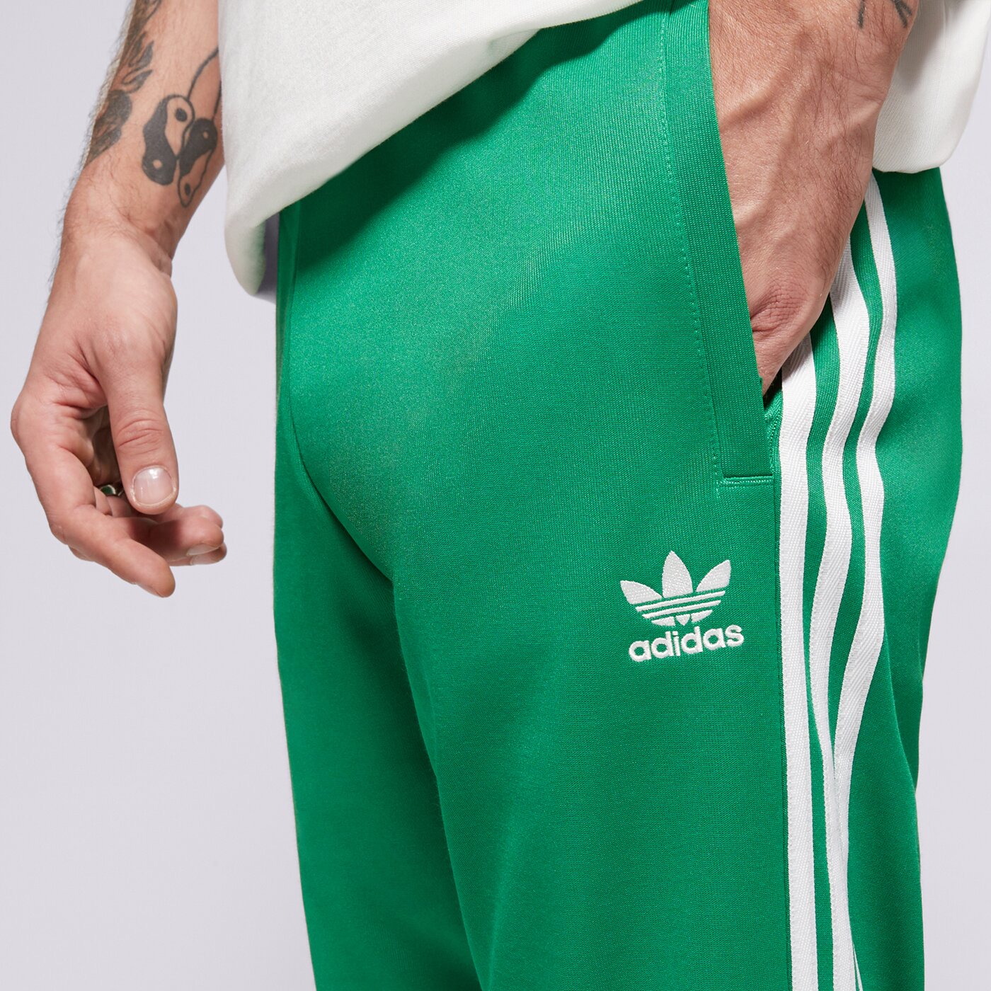 Мъжки панталони ADIDAS ПАНТАЛОНИ SST TP ik3515 цвят зелен