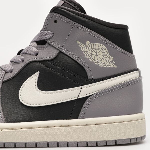 Дамски маратонки AIR JORDAN 1 MID  bq6472-022 цвят сив