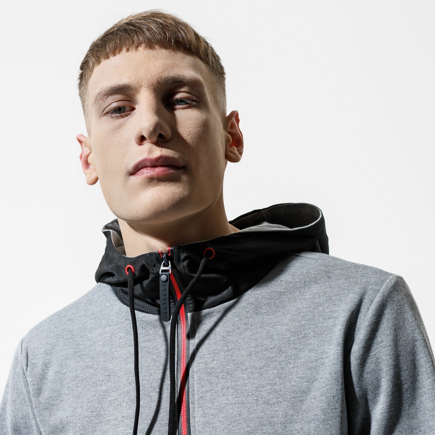 Мъжки суичър CONFRONT СУИТЧЪР С КАЧУЛКА ARYA cf120blm58001 цвят сив