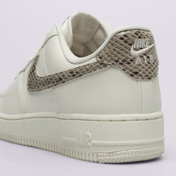 Дамски маратонки NIKE WMNS AIR FORCE 1 '07 REC dd8959-002 цвят бежов