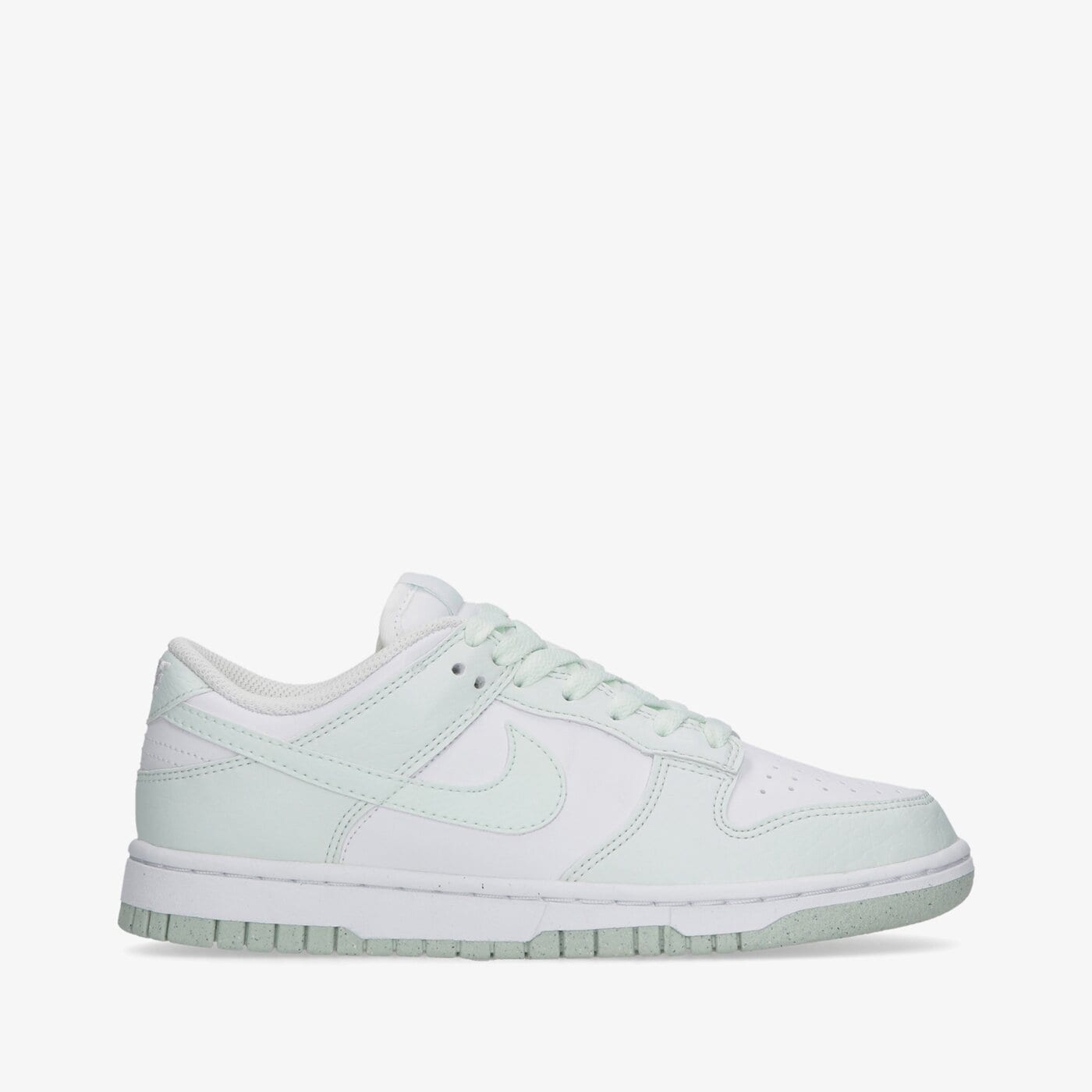 Дамски маратонки W NIKE DUNK LOW NEXT NATURE dn1431-102 цвят зелен