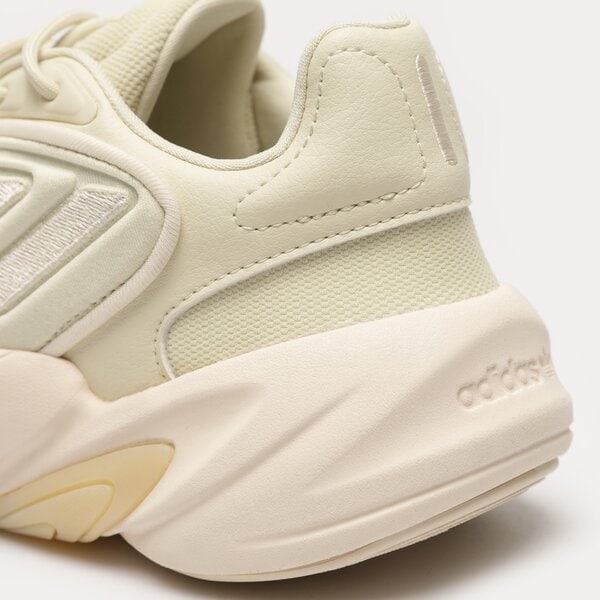 Дамски маратонки ADIDAS OZELIA W gw6808 цвят бежов