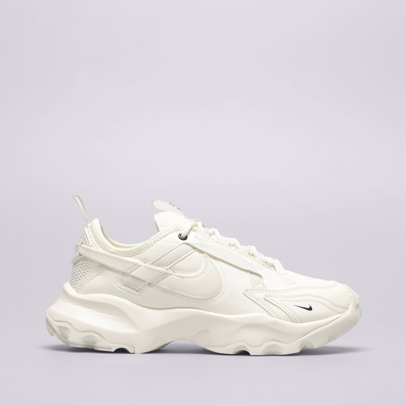 Дамски маратонки NIKE TC 7900 dd9682-100 цвят кремав