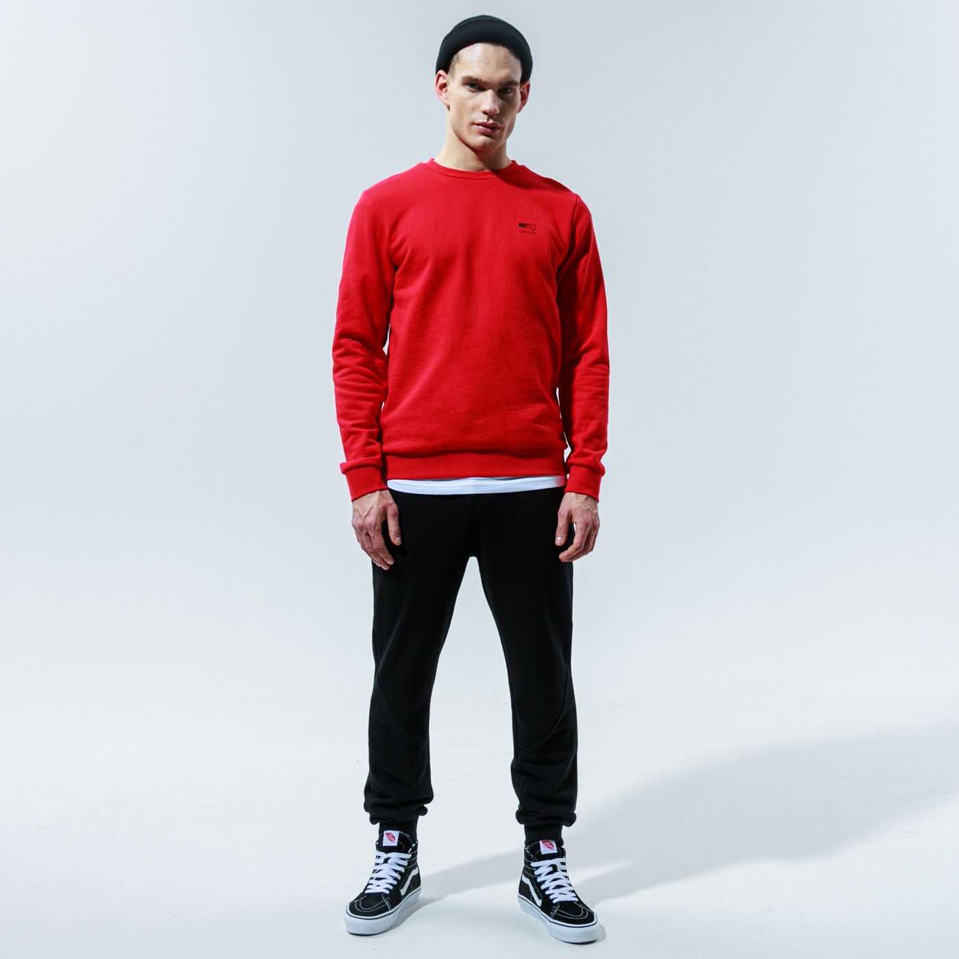 Мъжки суичър CONFRONT СУИТЧЪР ESSENTAL CREW cf320blm39003 цвят червен