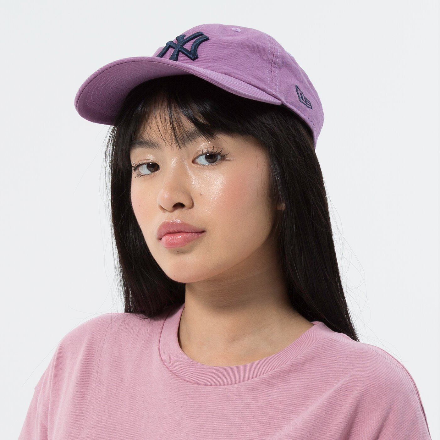 Мъжка шапка с козирка NEW ERA ШАПКА ESSENTIAL CSCL 920 NYY VIO NEW YORK YANKEES PN 60240617 цвят виолетов