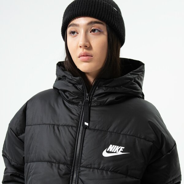 Дамско зимно яке NIKE SWOOSH PARKA JACKET dx1798-010 цвят черен