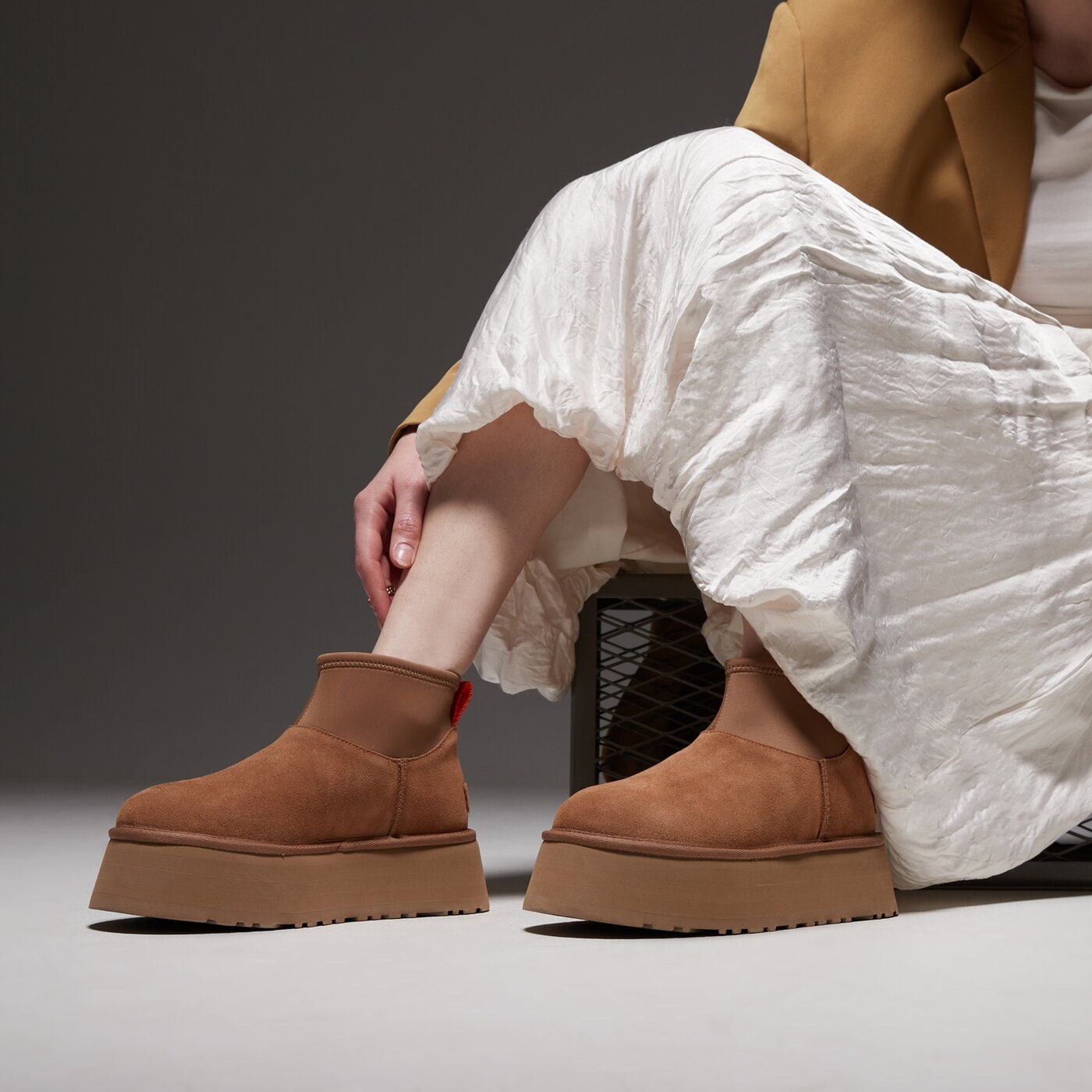 Дамски кежуал UGG W CLASSIC MINI DIPPER 1168170-che цвят кафяв