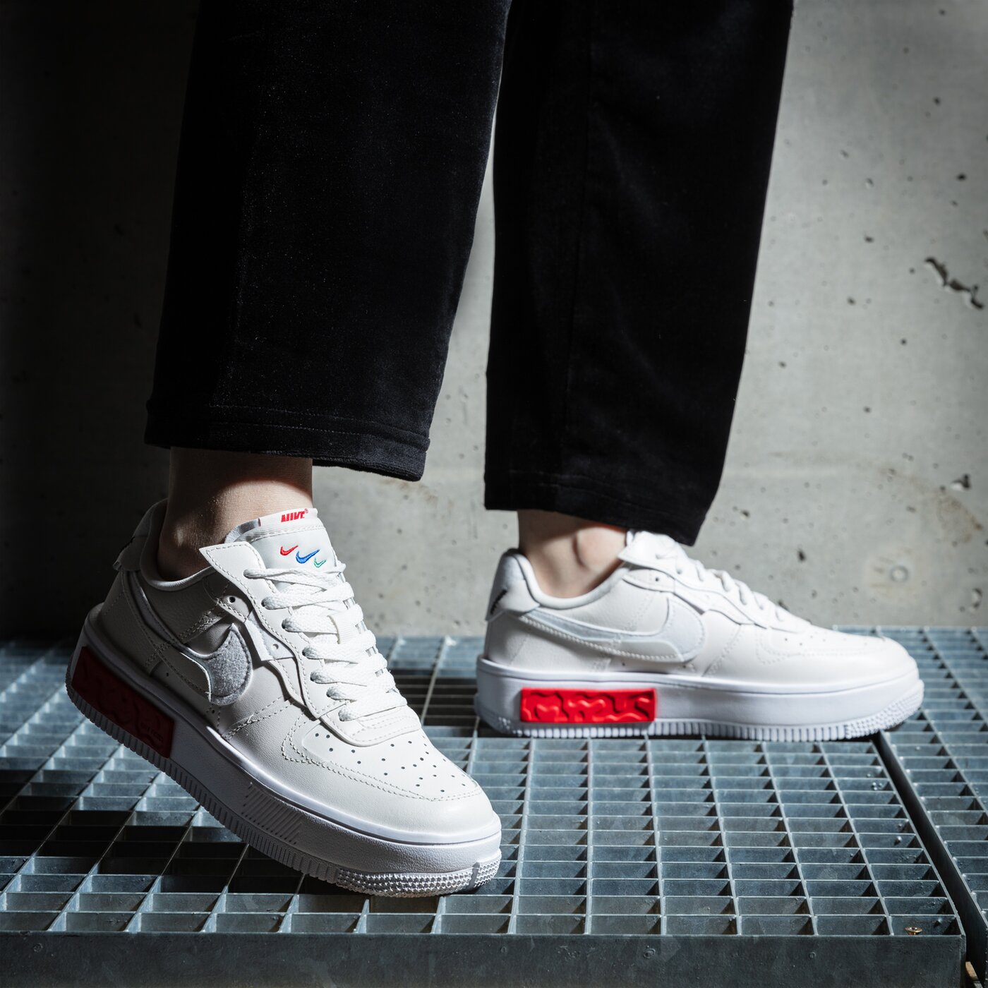 Дамски маратонки NIKE AIR FORCE 1 FONTANKA dh1290-001 цвят бежов