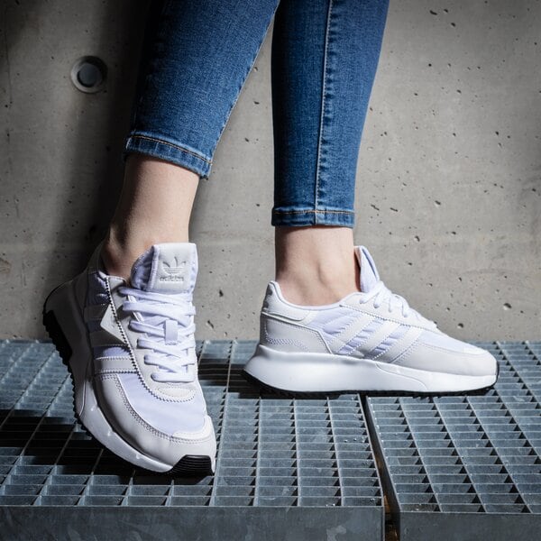 Детски маратонки ADIDAS RETROPY F2 J gw3313 цвят бял