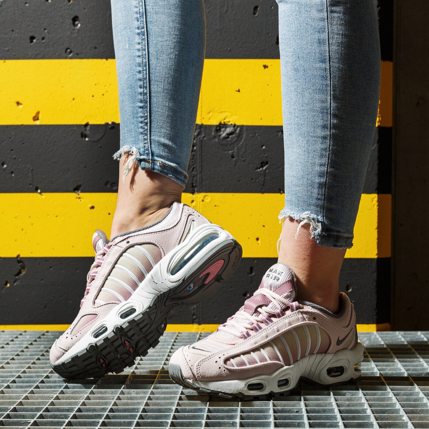 Дамски маратонки NIKE AIR MAX TAILWIND IV ck2600-600 цвят розов