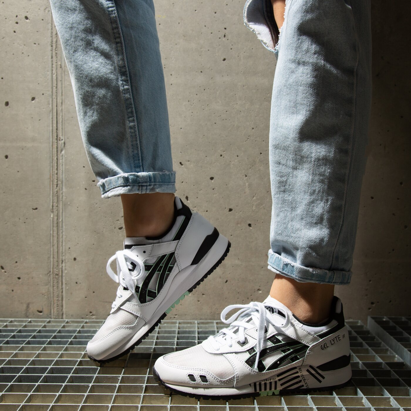 Дамски маратонки ASICS GEL- LYTE III OG 1192a207100 цвят бял