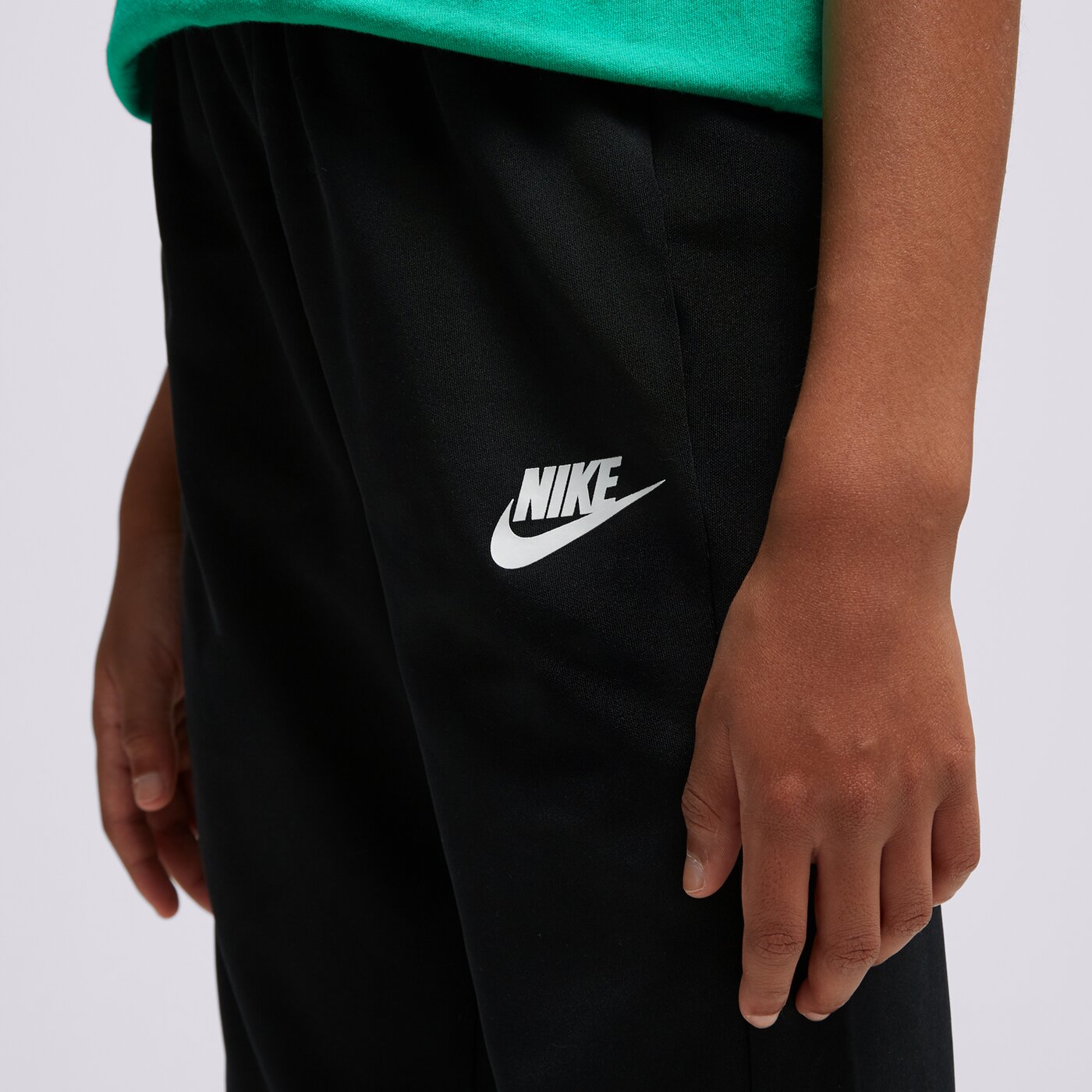 Детска тениска NIKE КОМПЛЕКТ K NSW TRACKSUIT POLY U fd3067-010 цвят черен