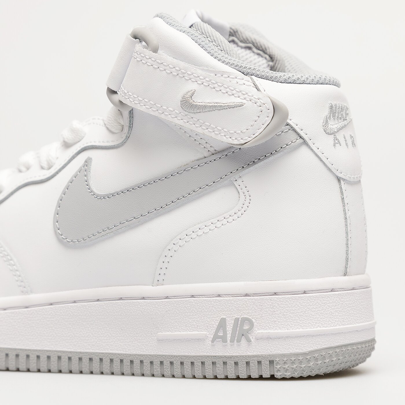 Детски маратонки NIKE AIR FORCE 1 MID LE dh2933-101 цвят бял