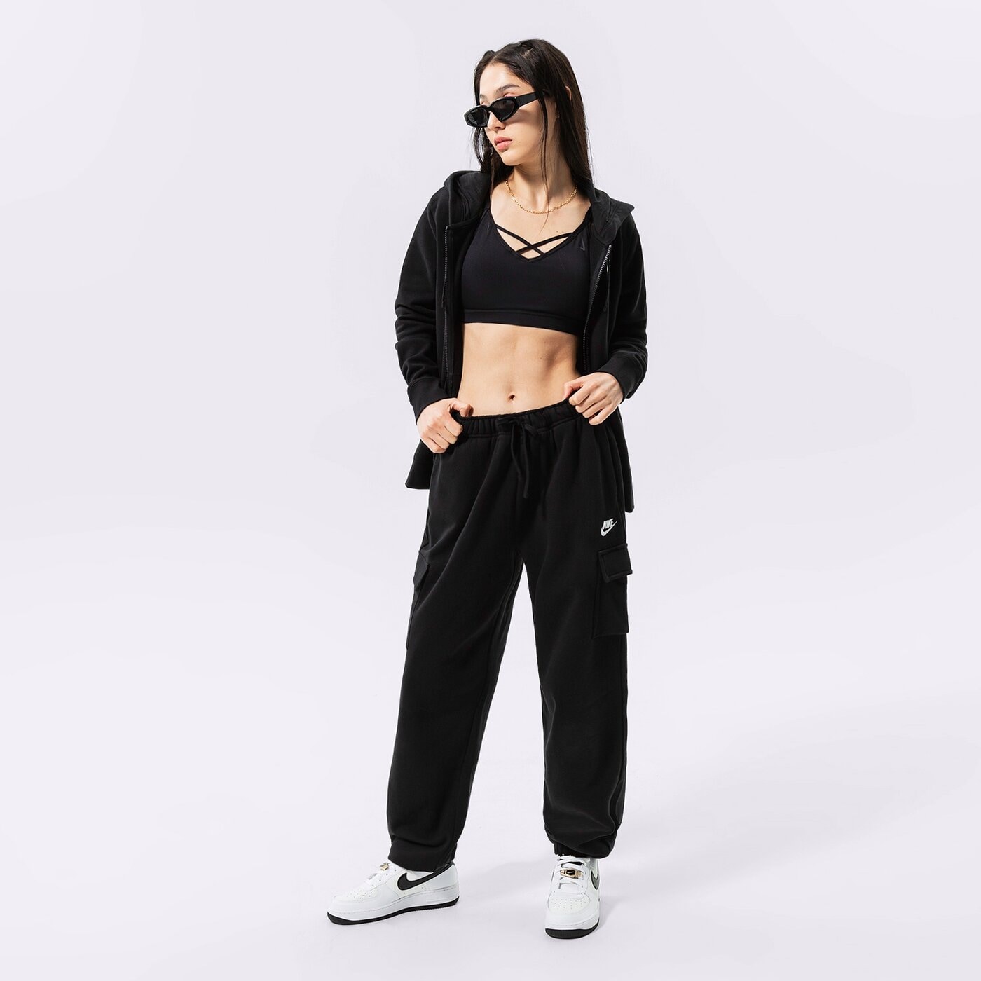 Дамски суичър NIKE СУИТЧЪР С ЦИП И С КАЧУЛКА W NSW CLUB FLC FZ  dq5471-010 цвят черен