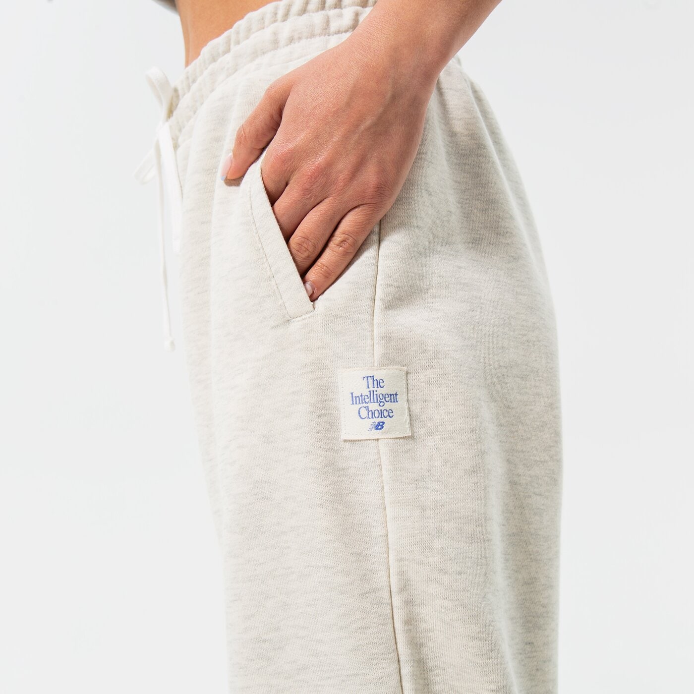 Дамски панталони NEW BALANCE ПАНТАЛОНИ NB ESSENTIALS BALANCED SWEATPANT wp21554sah цвят сив