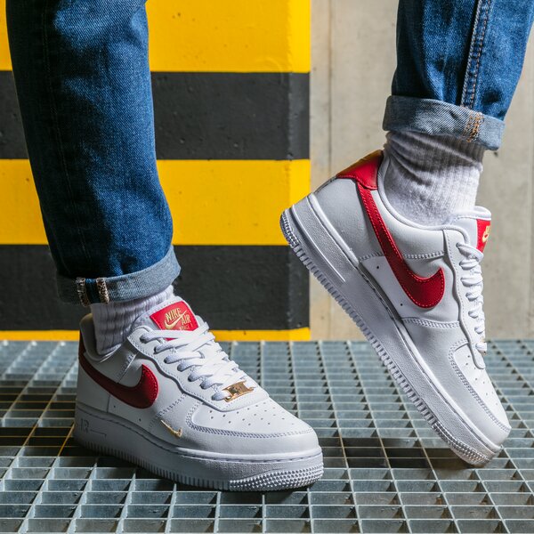 Дамски маратонки NIKE AIR FORCE 1 '07 ESSENTIAL cz0270-104 цвят бял
