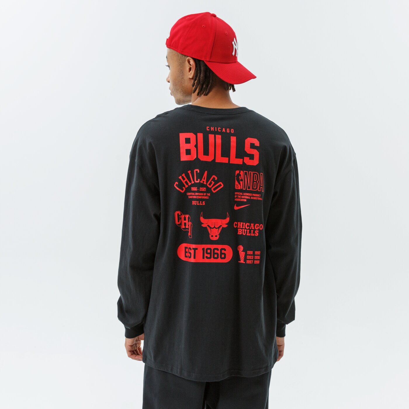 Мъжка тениска NIKE ТЕНИСКА CHI M NK CTS TM ELMNT LS TEE NBA da5891-010 цвят черен