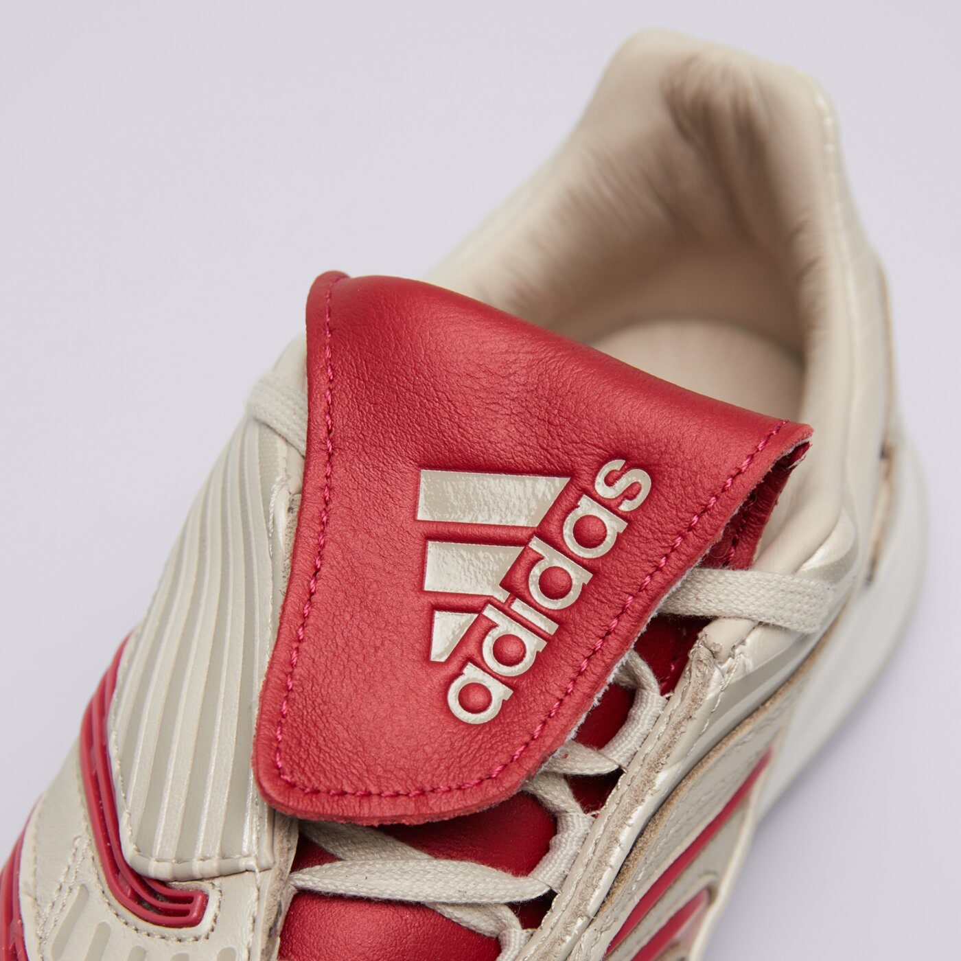 Дамски маратонки ADIDAS PREDATOR SALA jr4226 цвят бял