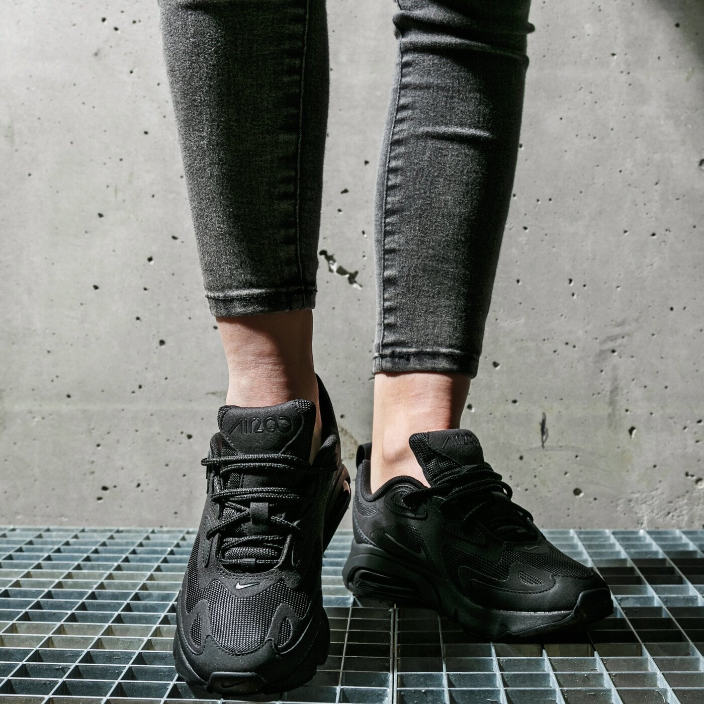 Дамски маратонки NIKE AIR MAX 200 at6175-003 цвят черен