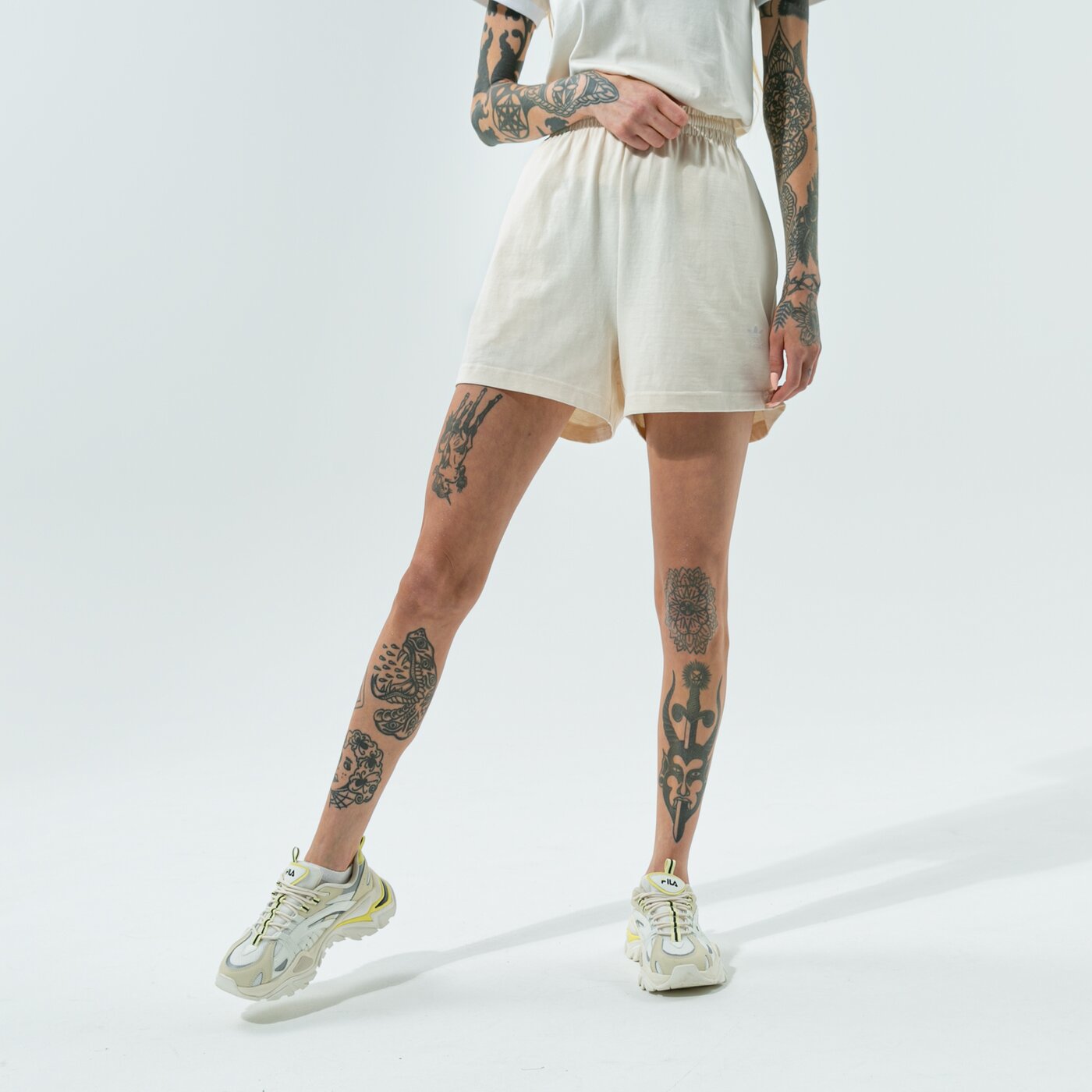 Дамски къси панталони ADIDAS ШОРТИ SHORTS h37886 цвят бежов