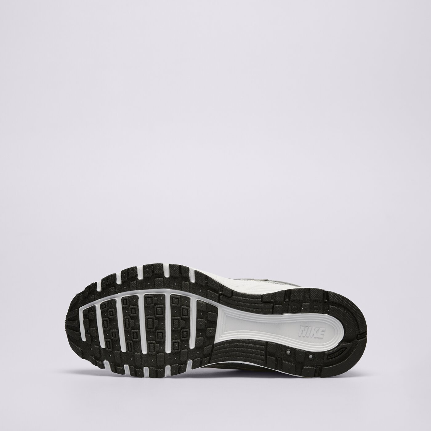 Детски маратонки NIKE P-6000 hv5064-002 цвят сребърен