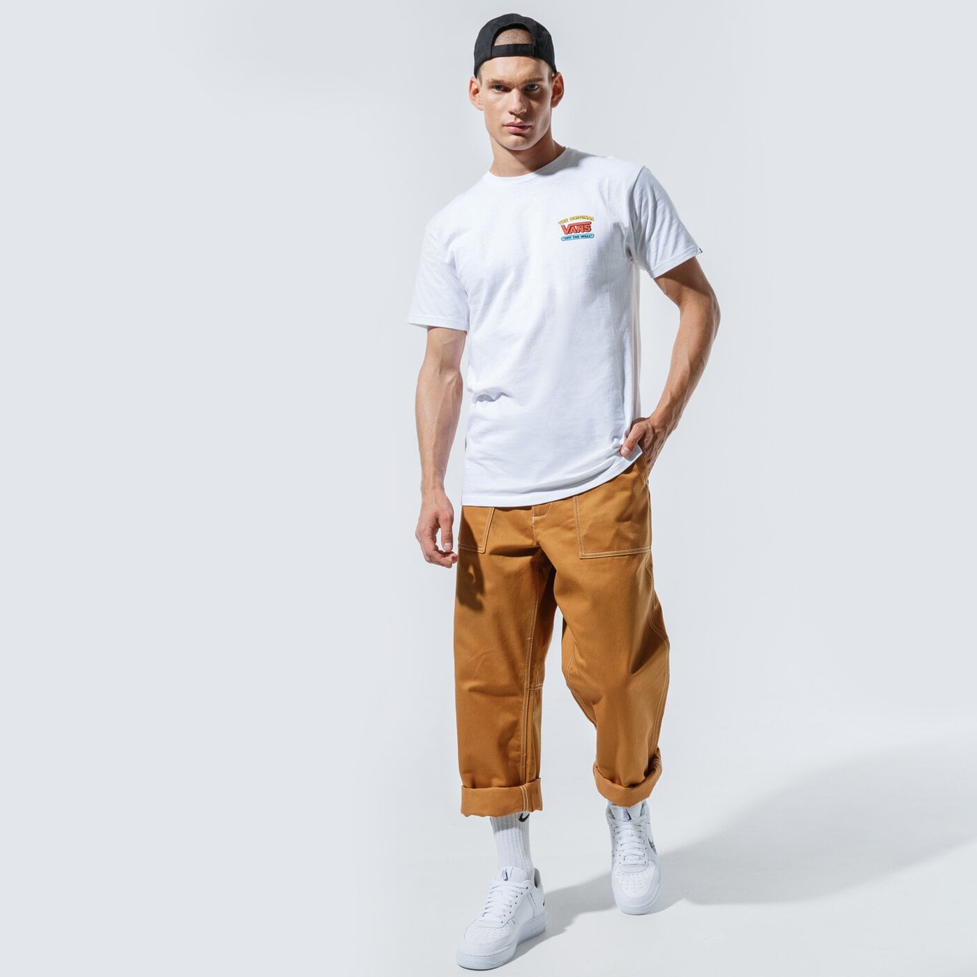 Мъжка тениска VANS ТЕНИСКА VANS X THE SIMPSONS FAMILY SS vn0a4rtozzz цвят бял