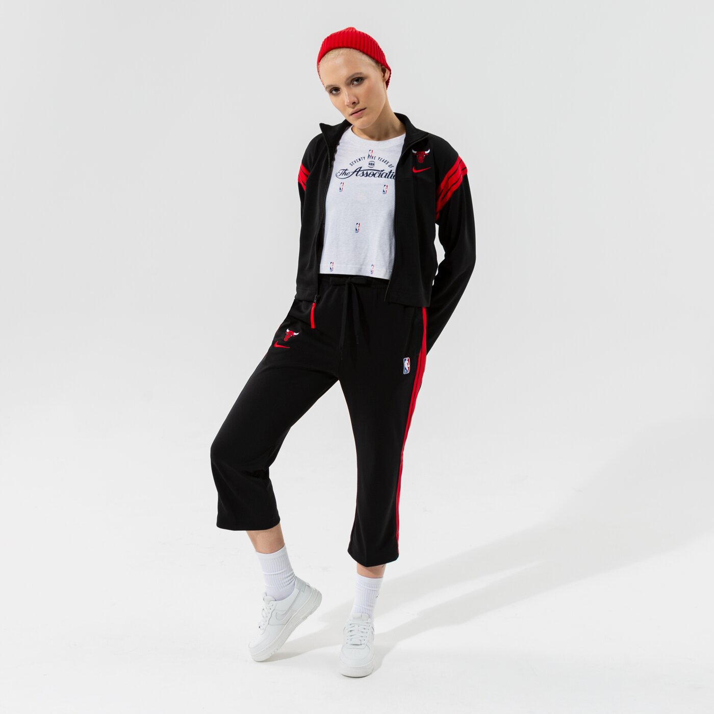 Дамско зимно яке NIKE ЯКЕ CHI W NK TRKST JKT CTS 75 NBA db1394-010 цвят черен