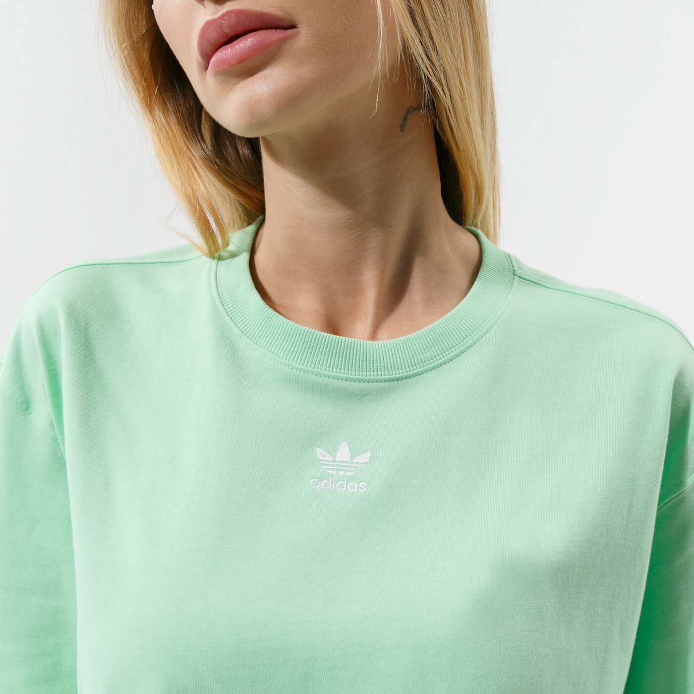 Adidas ТЕНИСКА Tee H06648 Дамски Цвят зелен Модни Тениски Дрехи Adidas