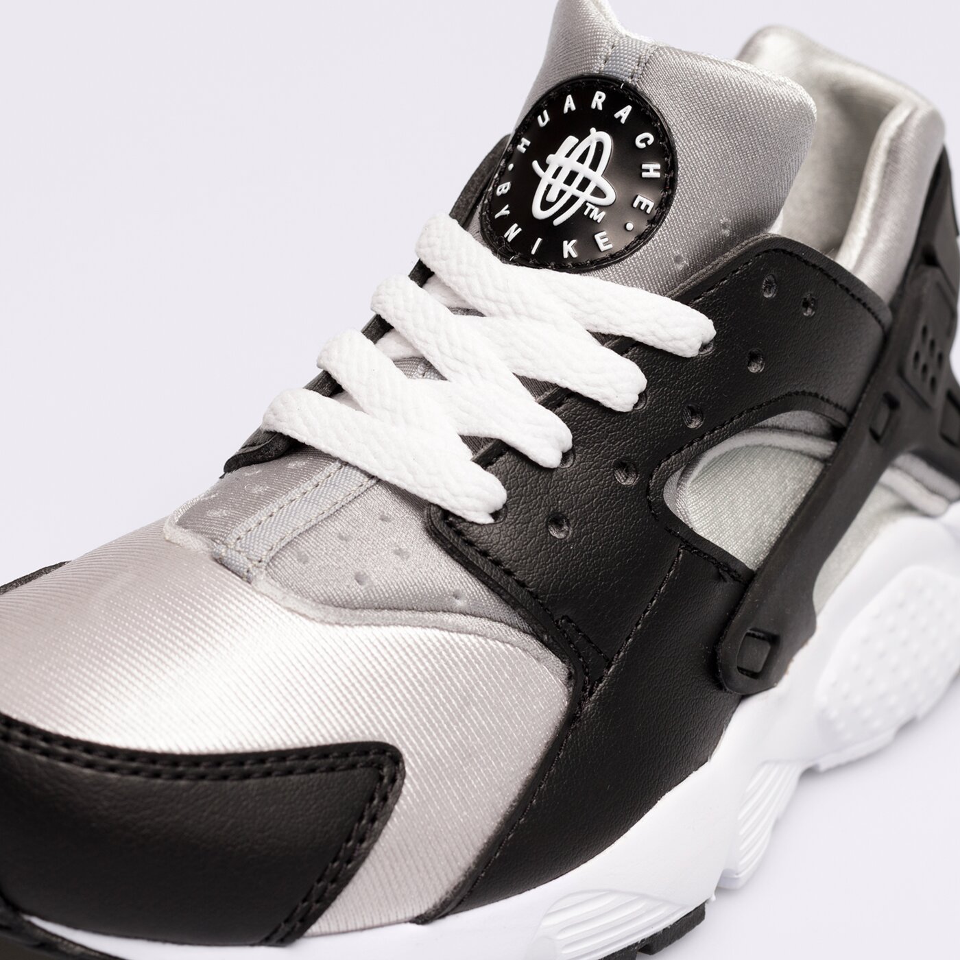 Детски маратонки NIKE HUARACHE RUN  654275-044 цвят черен