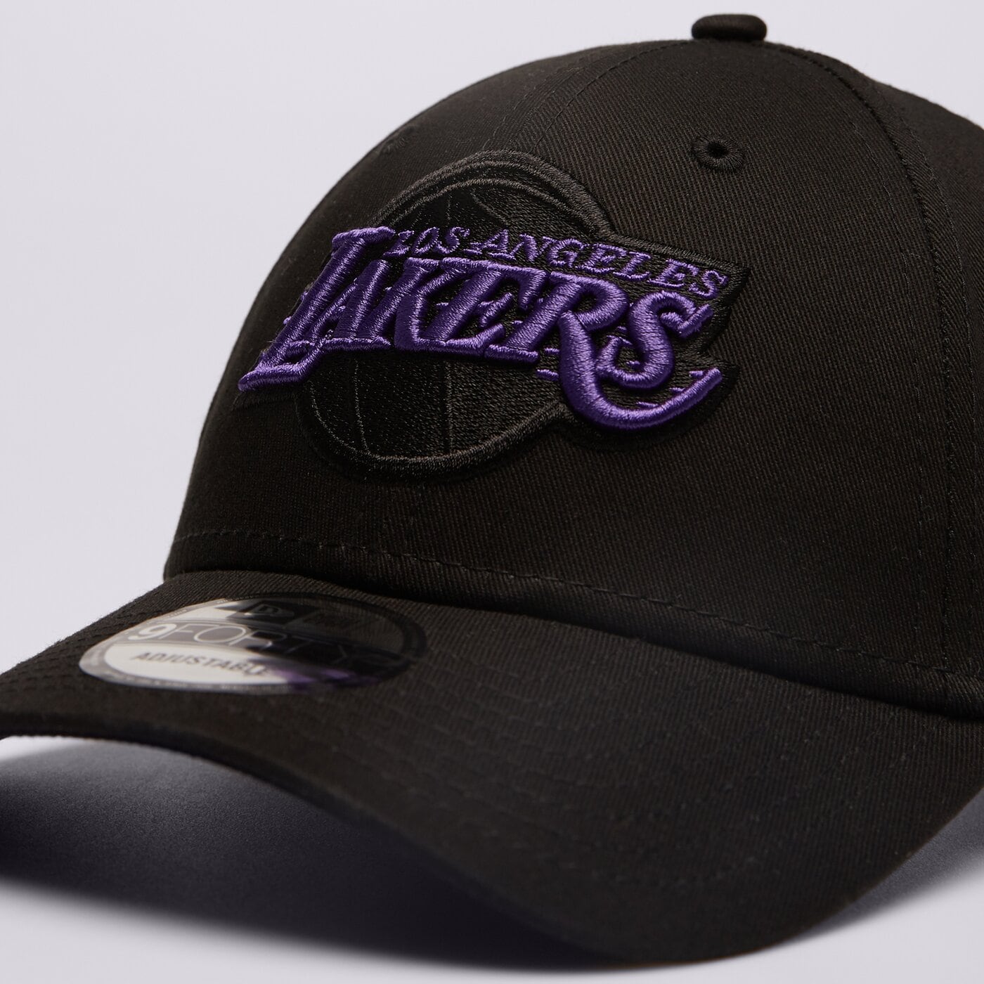 Дамска шапка с козирка NEW ERA ШАПКА SIDE PATCH 940 LAKERS LOS ANGELES LAKERS 60435127 цвят черен