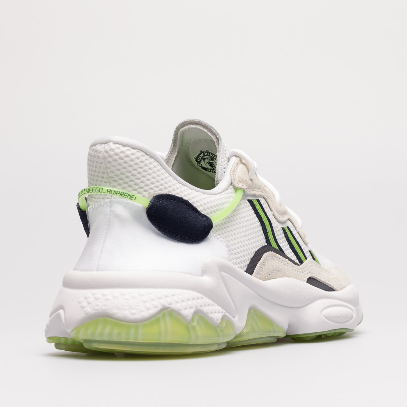 Мъжки маратонки ADIDAS OZWEEGO MANCHESTER UNITED hp7801 цвят бял