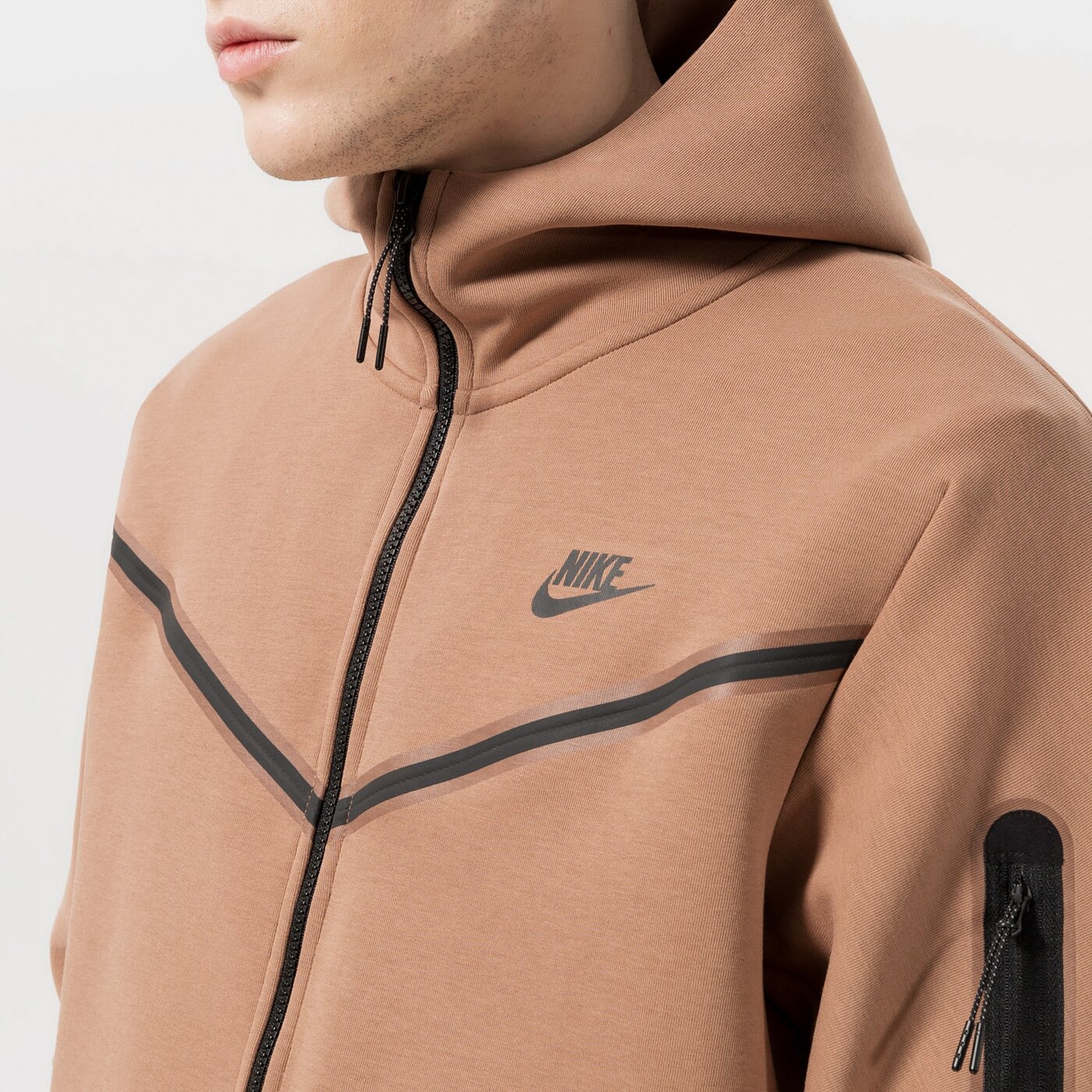 Мъжки суичър NIKE СУИТЧЪР С КАЧУЛКА SPORTSWEAR TECH FLEECE dv0537-256 цвят кафяв