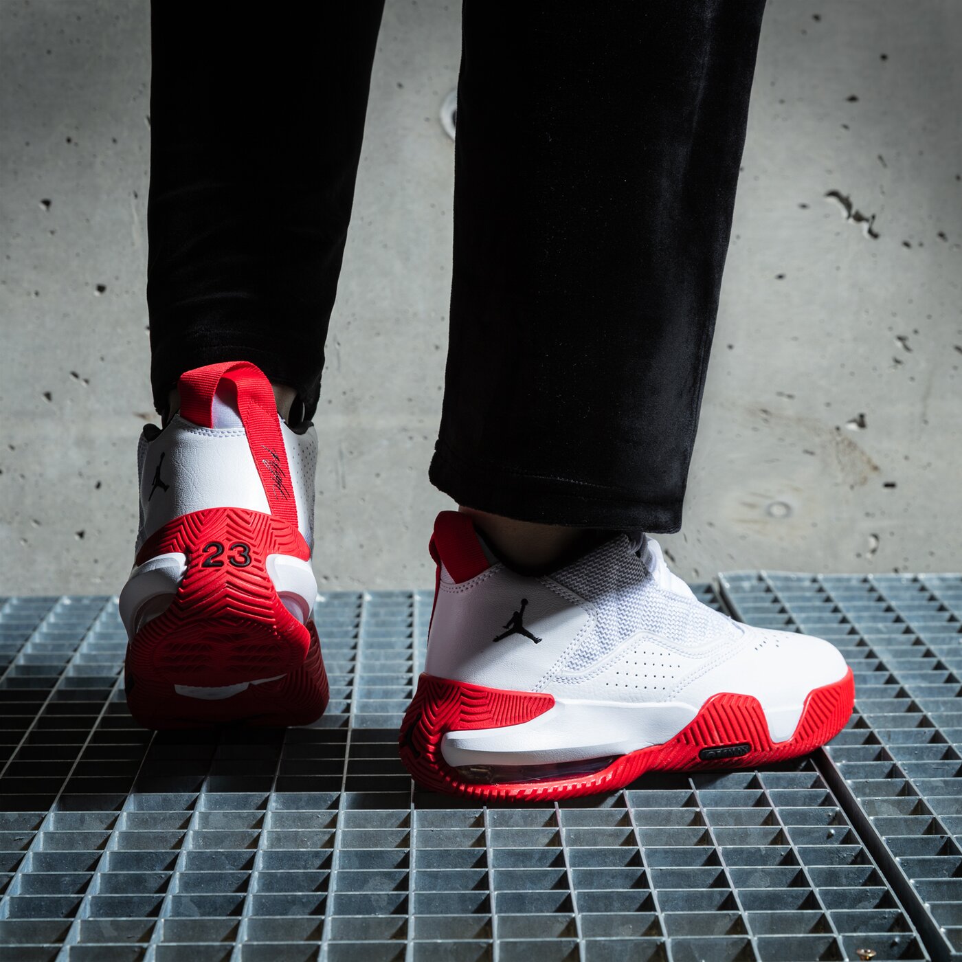 Детски маратонки JORDAN STAY LOYAL  dc7230-106 цвят бял