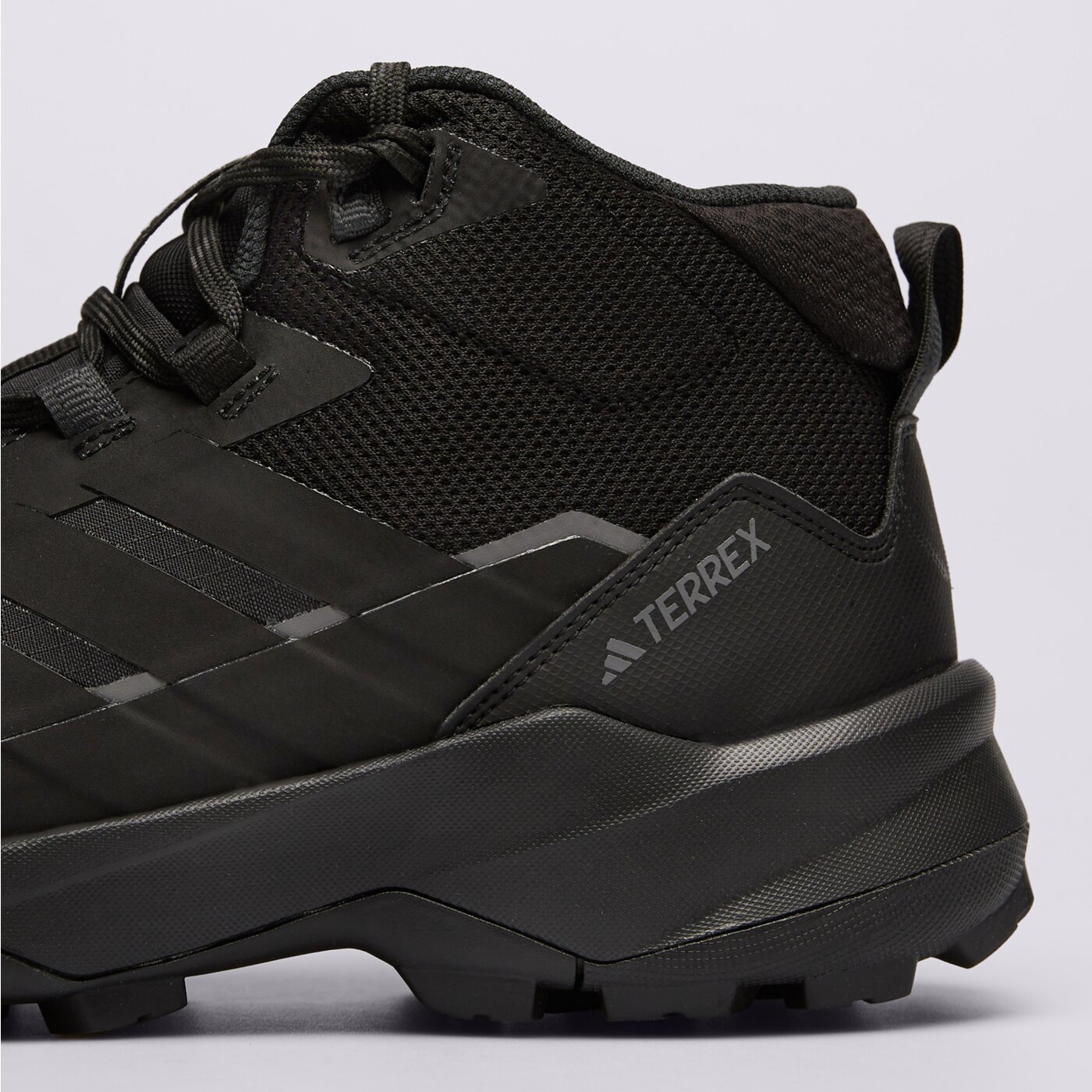 Мъжки туристически обувки ADIDAS TERREX SKYCHASER AX5 MID GTX jq2207 цвят черен