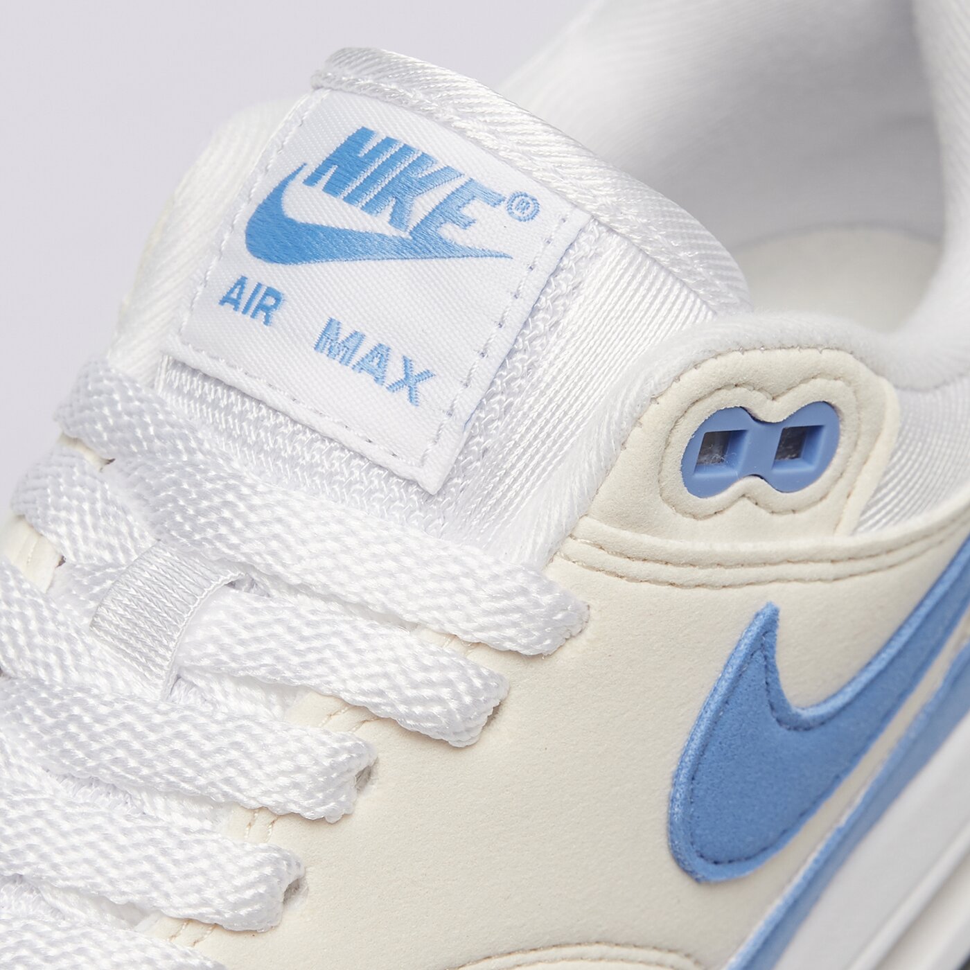 Дамски маратонки NIKE AIR MAX 1 dz2628-113 цвят бял