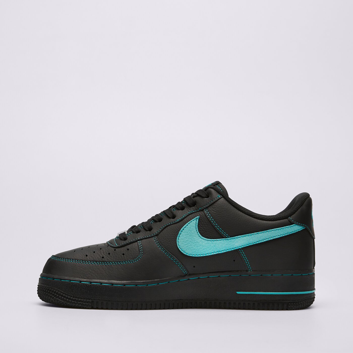 Мъжки маратонки NIKE AIR FORCE 1 '07 LV8 hq2037-002 цвят черен