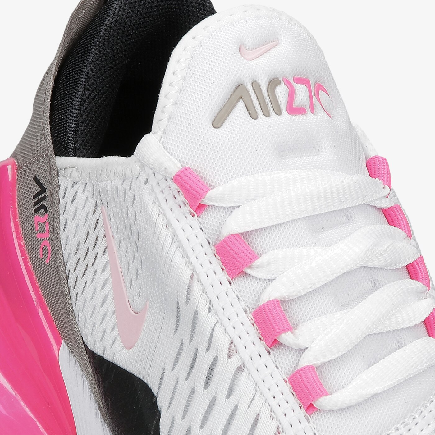 Дамски маратонки NIKE WMNS AIR MAX 270 ESS dm3048-100 цвят бял