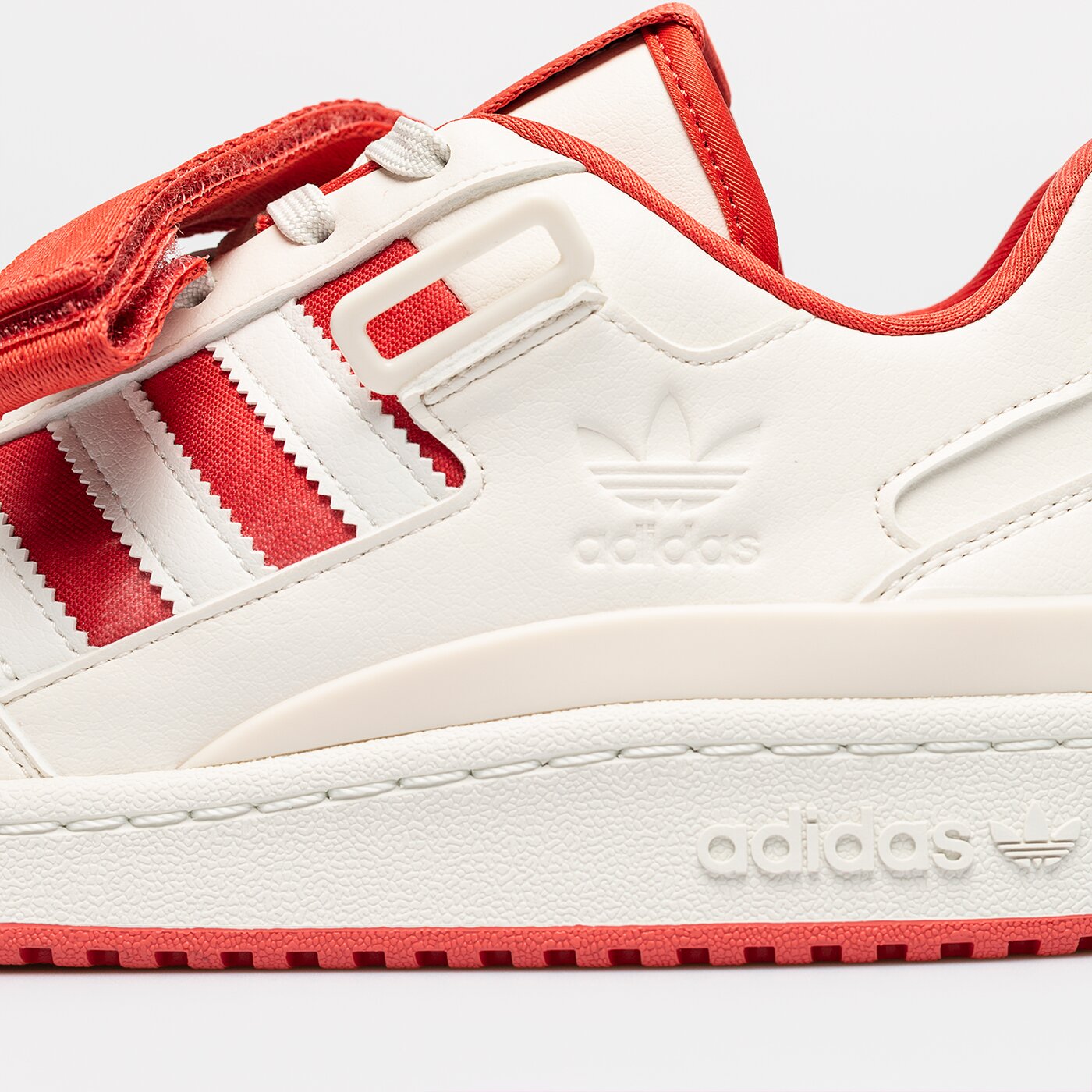 Мъжки маратонки ADIDAS FORUM LOW gw2043 цвят бежов