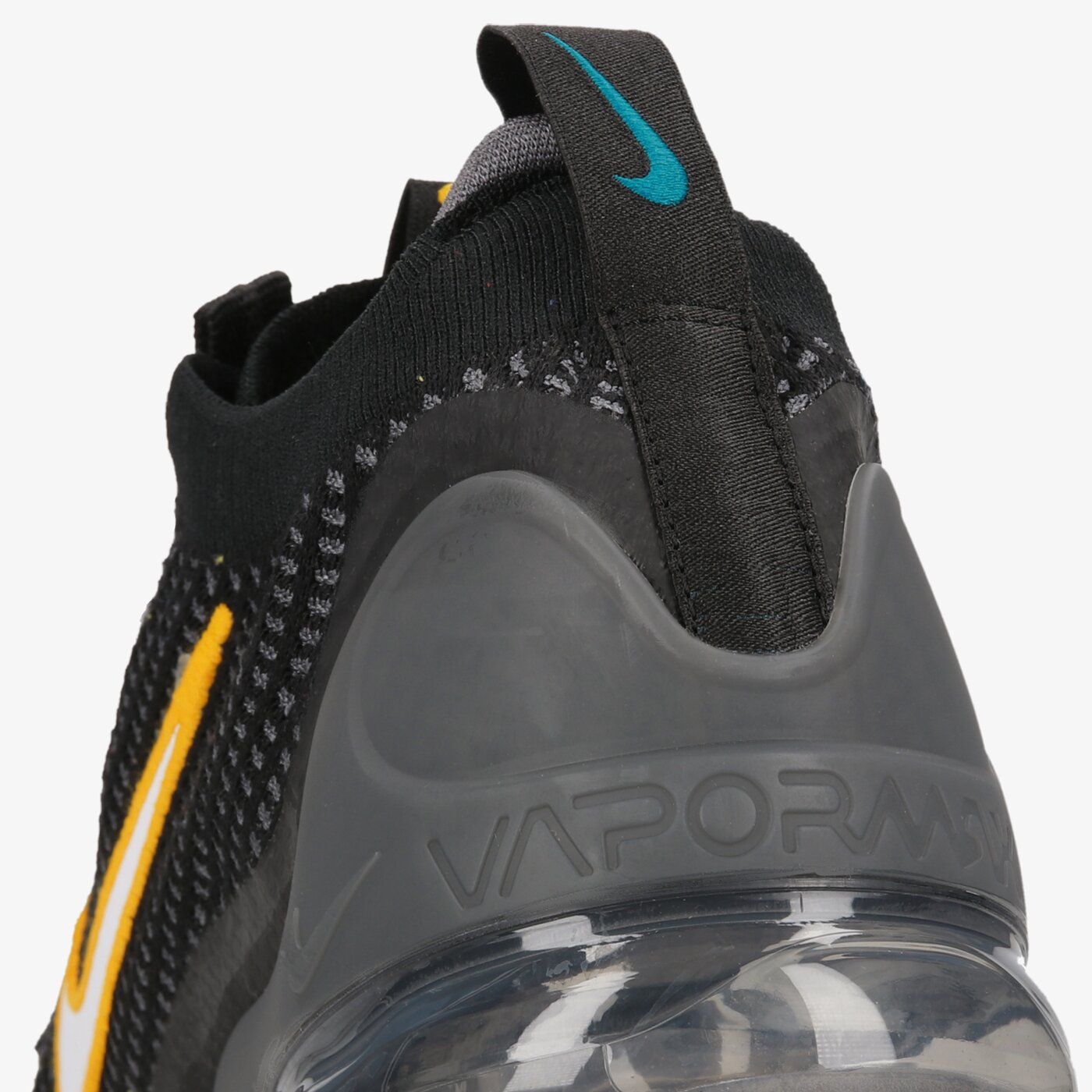 Мъжки маратонки NIKE AIR VAPORMAX 2021 dh4086-001 цвят черен