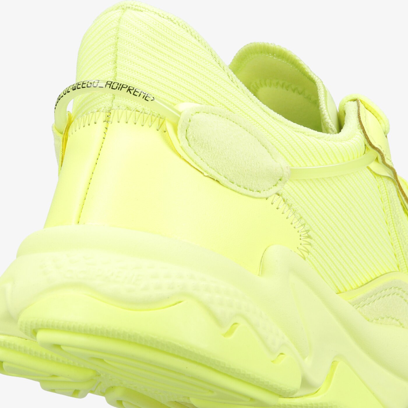 Мъжки маратонки ADIDAS OZWEEGO g55590 цвят жълт