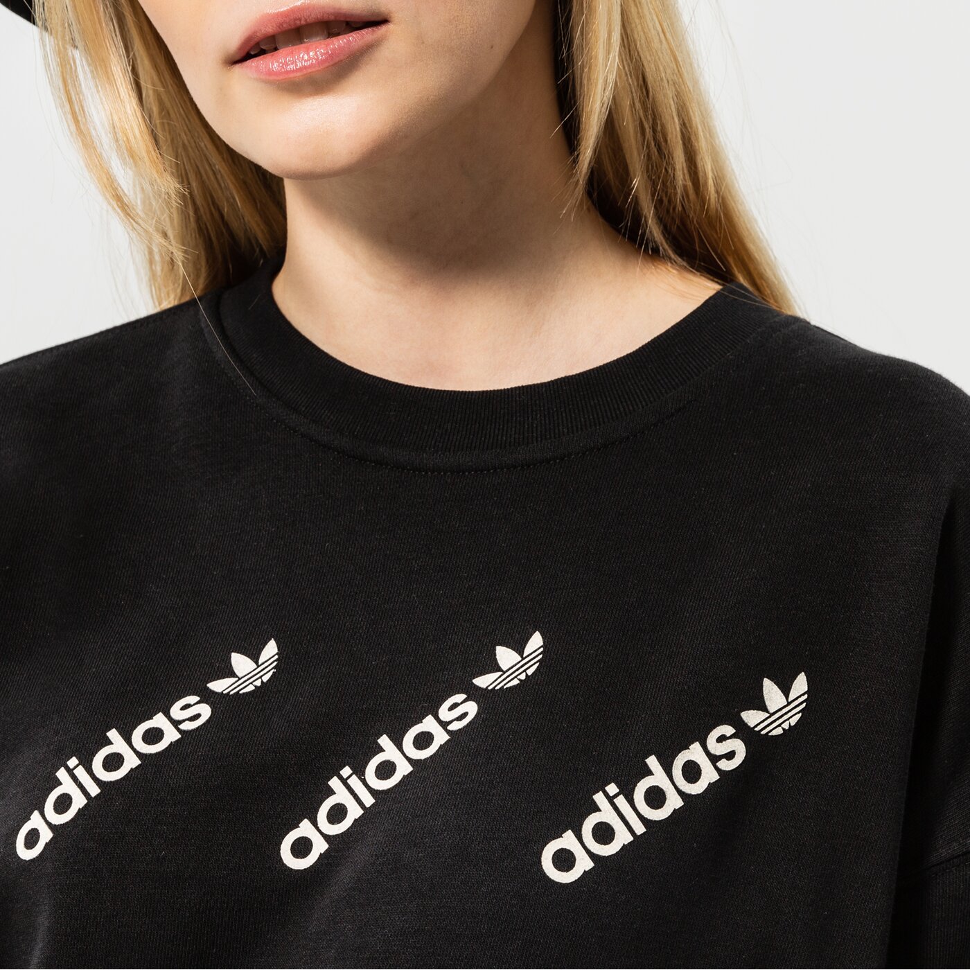 Дамски суичър ADIDAS СУИТЧЪР CREW hm4868 цвят черен