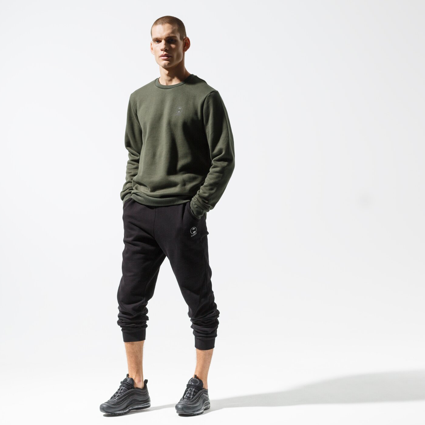 Мъжки суичър CONFRONT СУИТЧЪР ESSENTIAL KHK SWEATSHIRT cf39blm39002 цвят каки