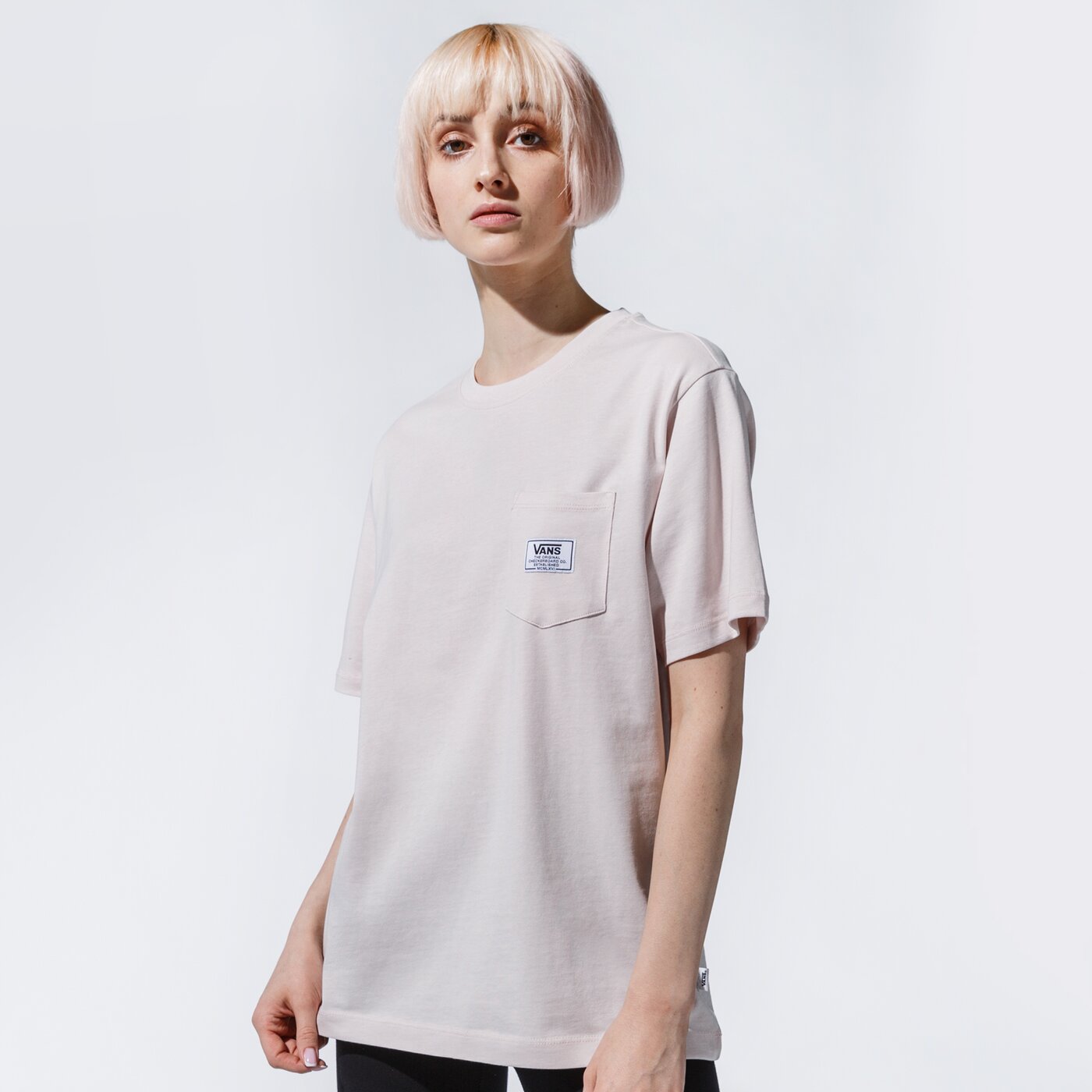 Дамска тениска VANS ТЕНИСКА WM WOVEN PATCH POCKET HUSHED VIOLET vn0a5i8f9p11 цвят бежов