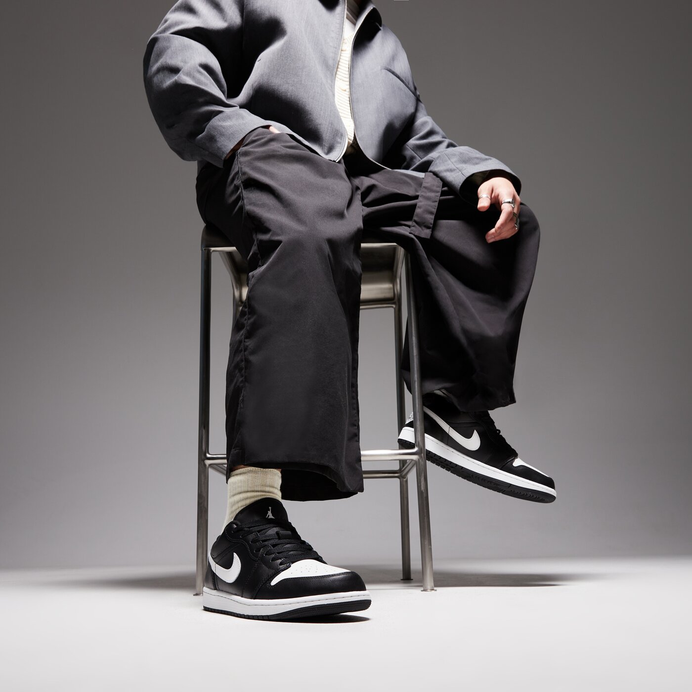 Мъжки маратонки AIR JORDAN 1 LOW  553558-043 цвят черен