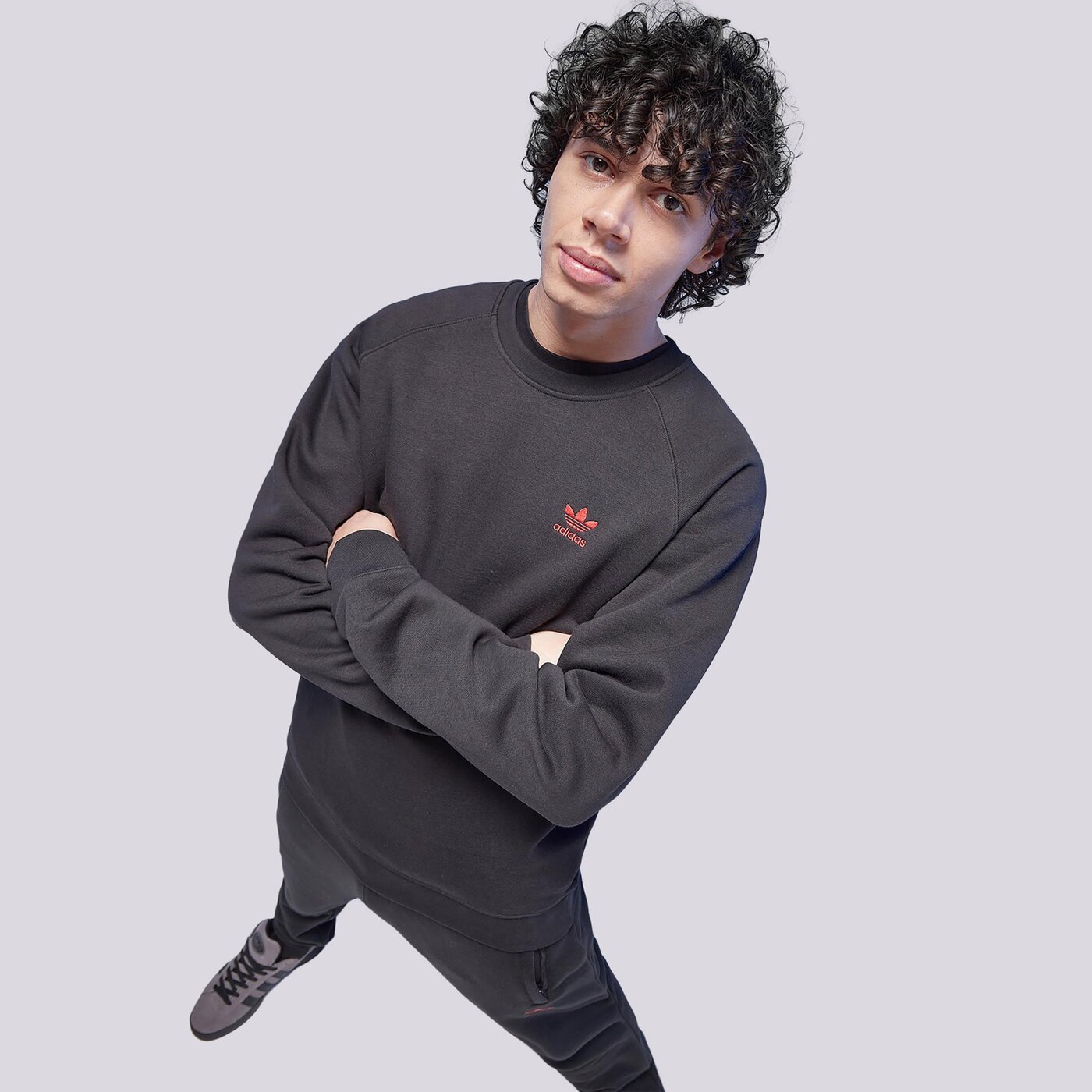 Мъжки суичър ADIDAS СУИТЧЪР ESSENTIAL CREW ORIGINALS CORE iz0015 цвят черен