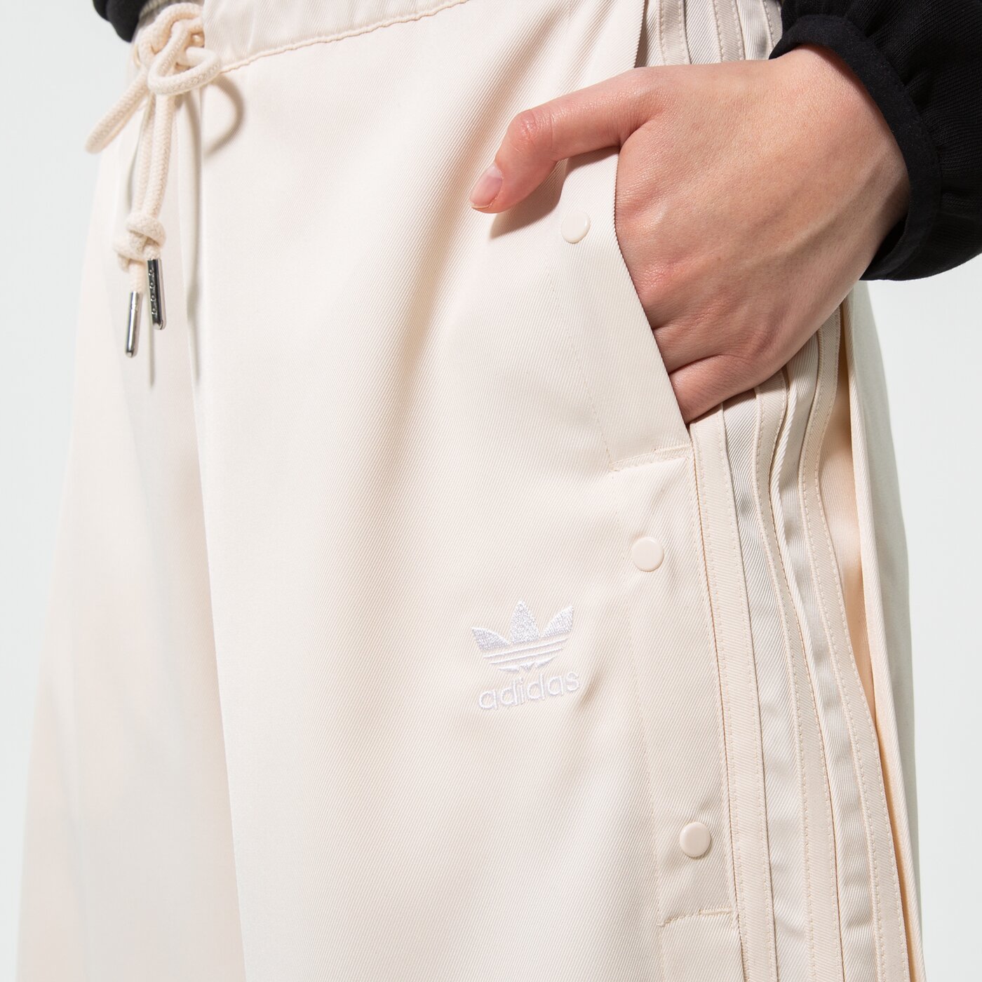 Дамски панталони ADIDAS ПАНТАЛОНИ RELAXED PANT hf2009 цвят бежов